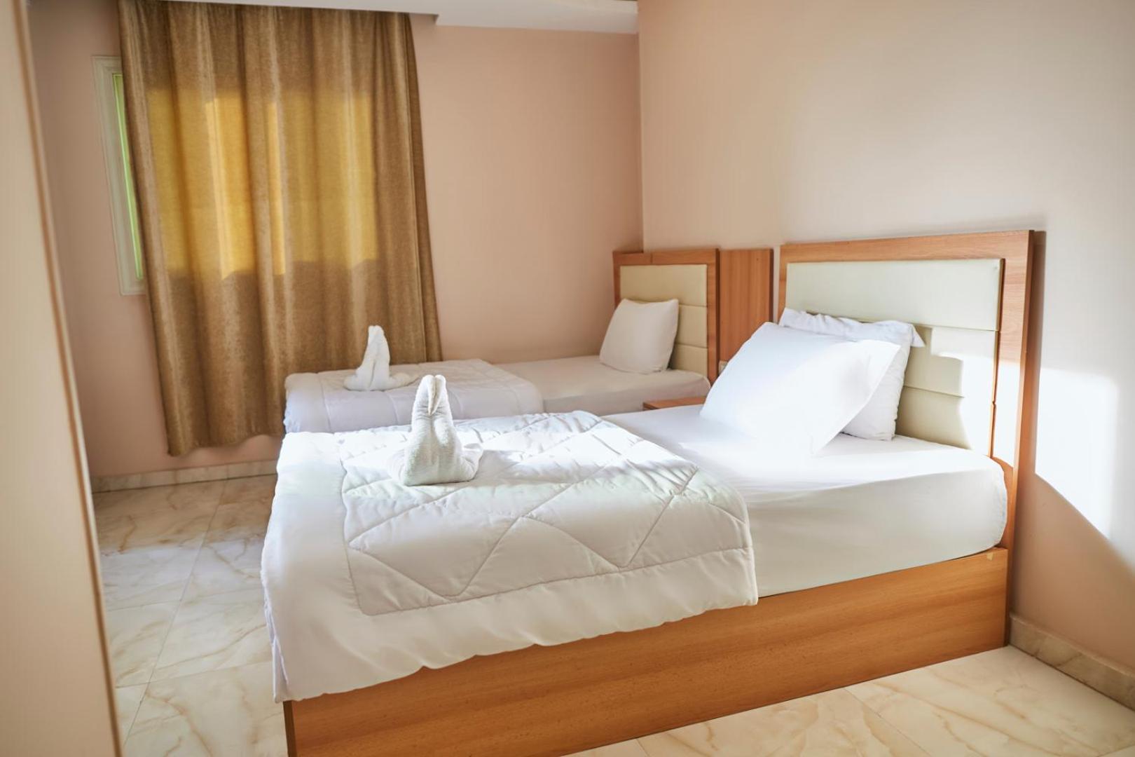 Grand Golden Pyramids View Hotel Kafret el-Gabal Exterior foto