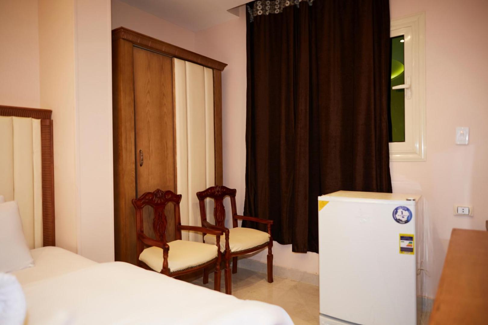 Grand Golden Pyramids View Hotel Kafret el-Gabal Exterior foto