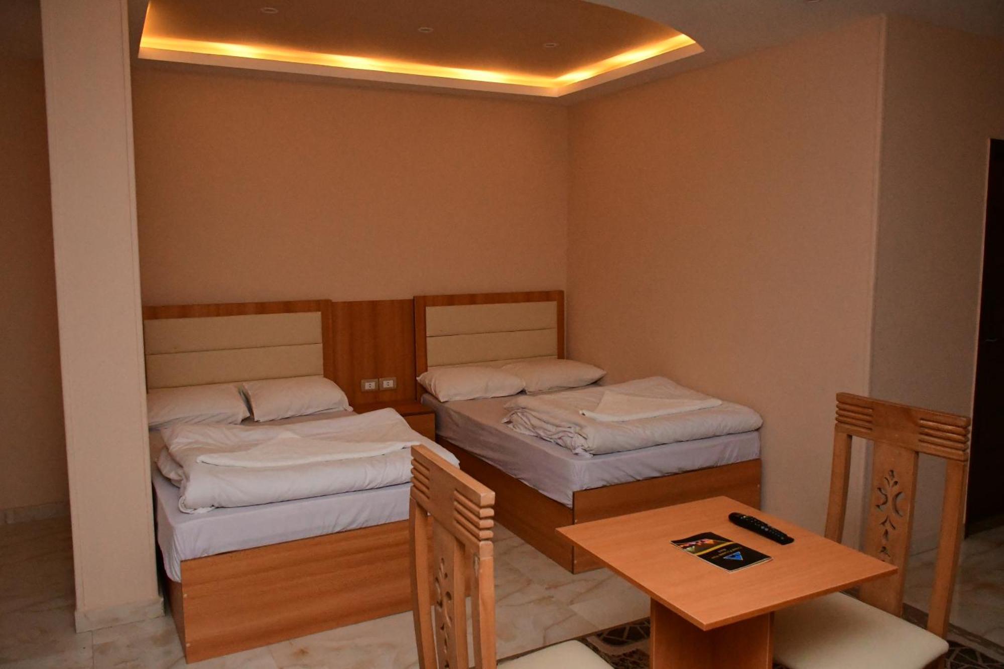 Grand Golden Pyramids View Hotel Kafret el-Gabal Exterior foto