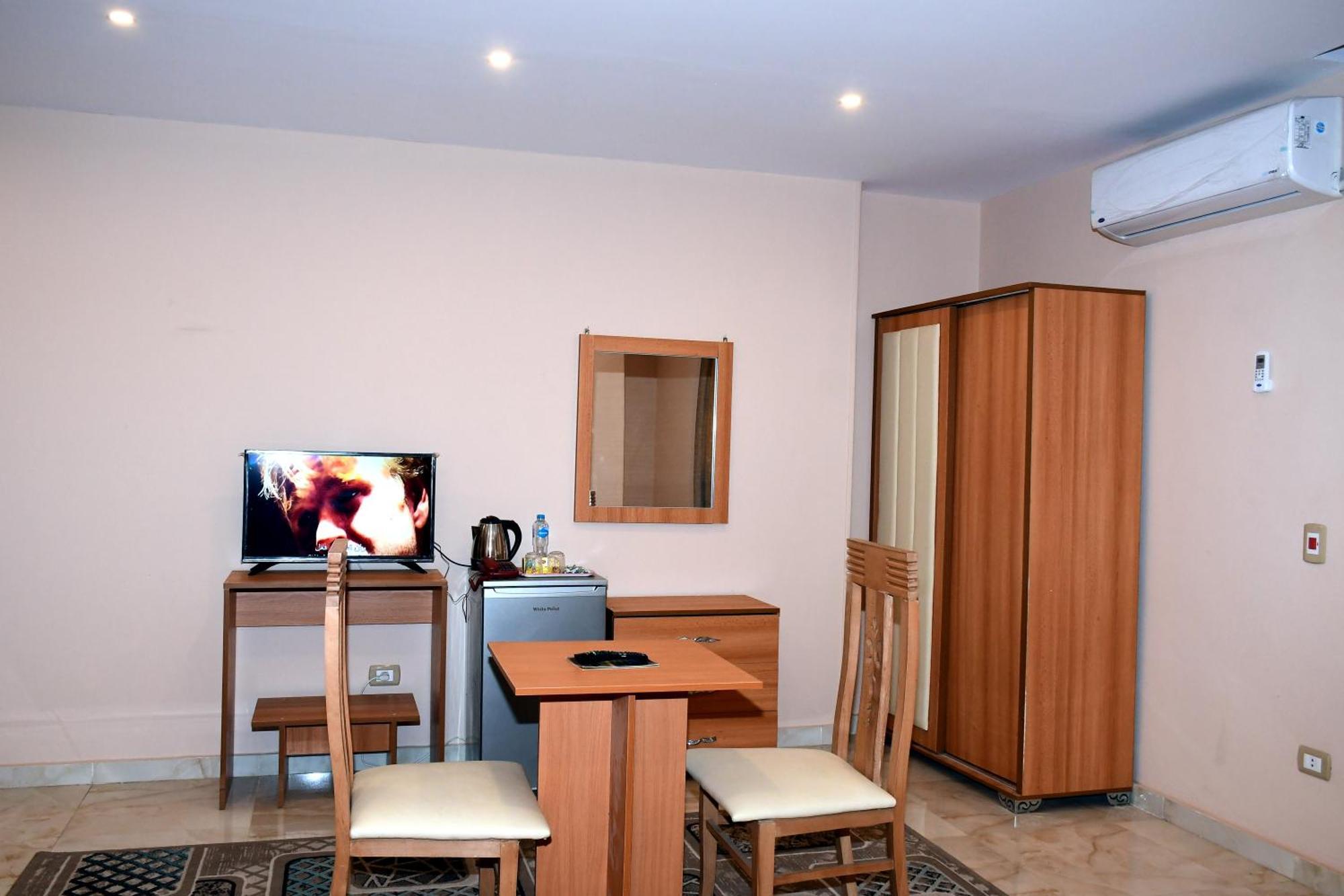 Grand Golden Pyramids View Hotel Kafret el-Gabal Exterior foto