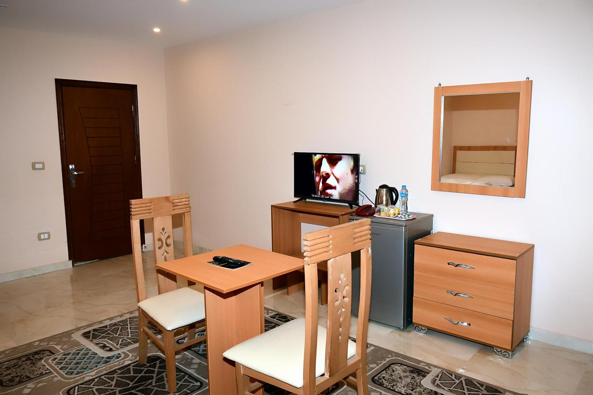 Grand Golden Pyramids View Hotel Kafret el-Gabal Exterior foto