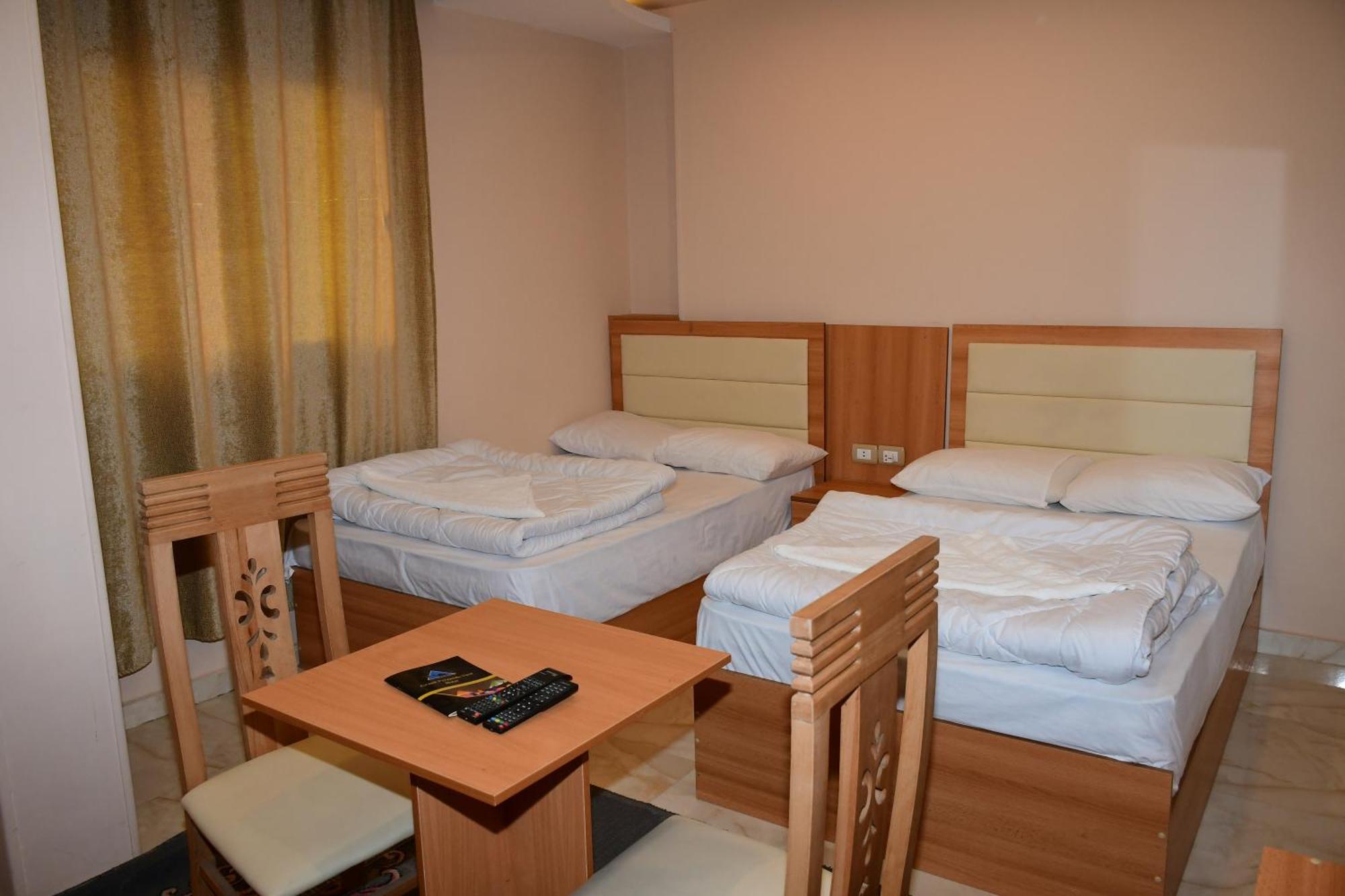 Grand Golden Pyramids View Hotel Kafret el-Gabal Exterior foto